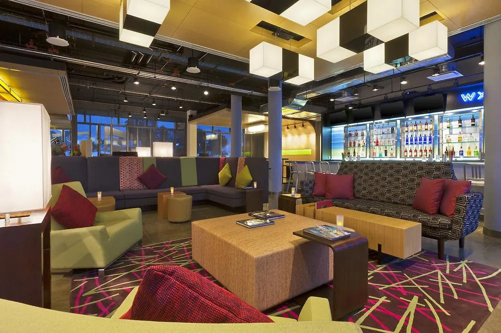 Hotel Aloft Bogotá Airport 4*,